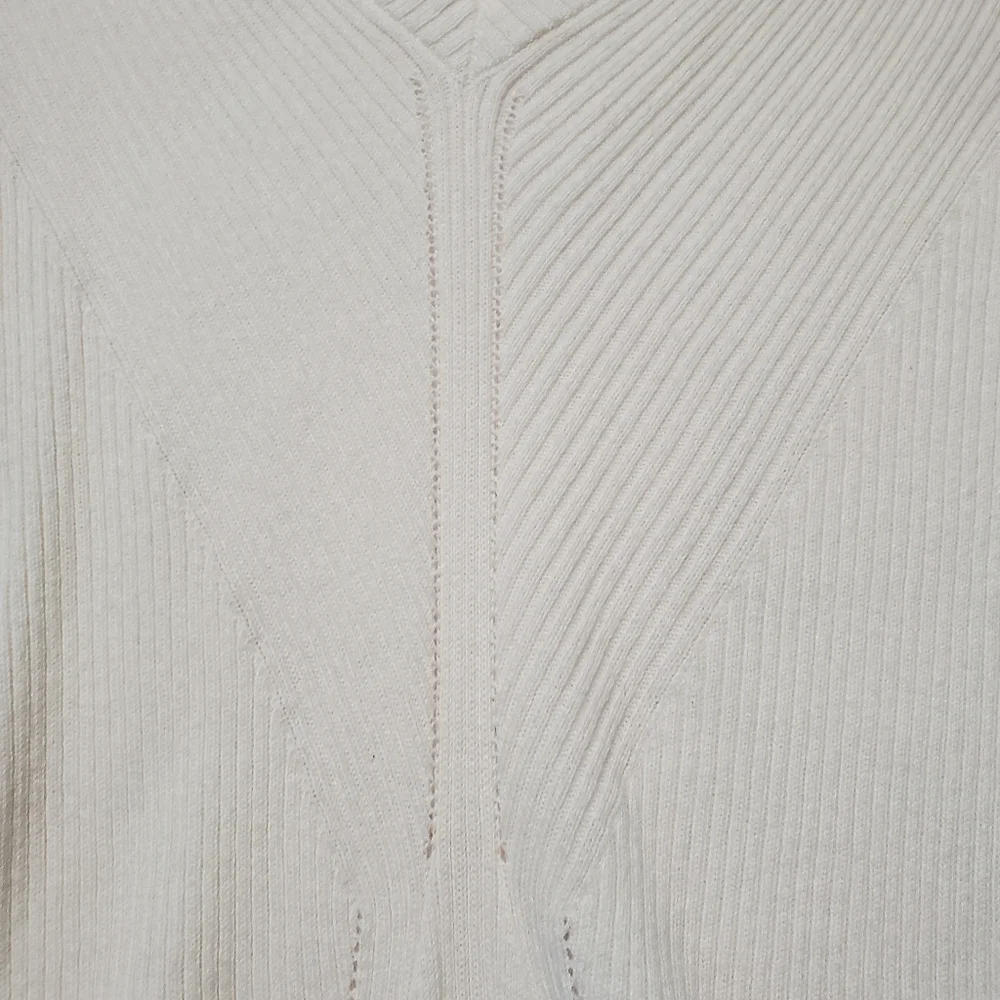 ✨️ DKNY Jeans Cream Off White Knit Sweater ✨️